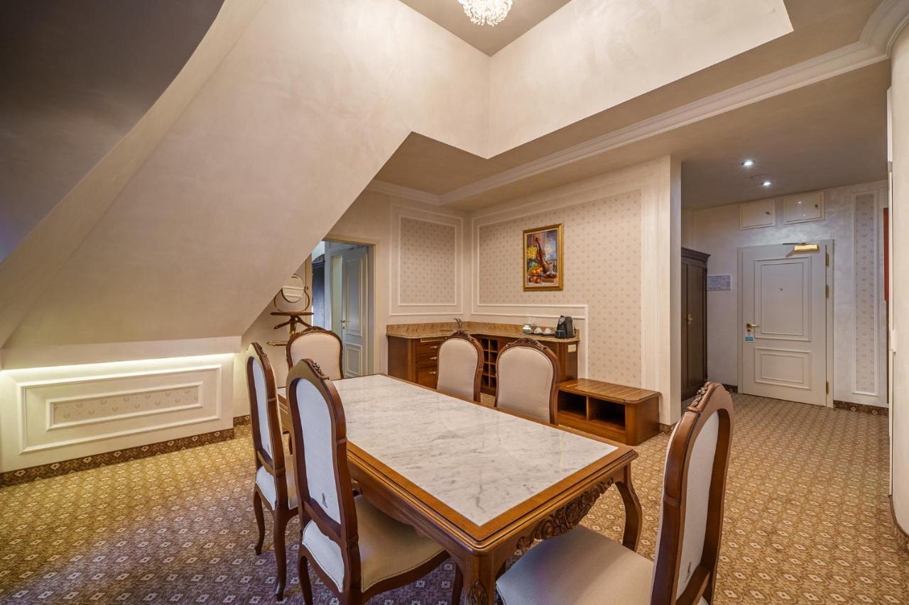 Hotel Garden: Excellence-awarded Five-star Urban Retreat