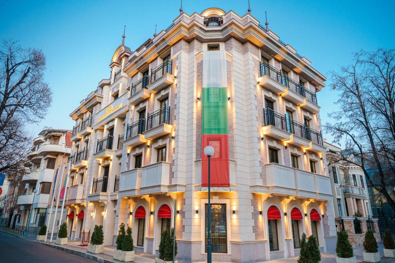 Garden - Certificate Of Excellence 10 Five-stars For 2024 Awarded By Htif Otel 5*